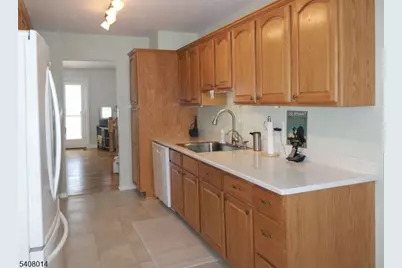 295 English Ct, Bridgewater Twp., NJ 08807 - Photo 10