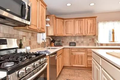 7 Birch Rd, Bloomingdale, NJ 07403 - Photo 12