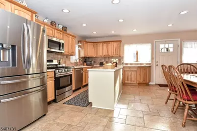 7 Birch Rd, Bloomingdale, NJ 07403 - Photo 10
