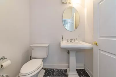 115 Kensington Ln, Livingston Twp., NJ 07039 - Photo 8