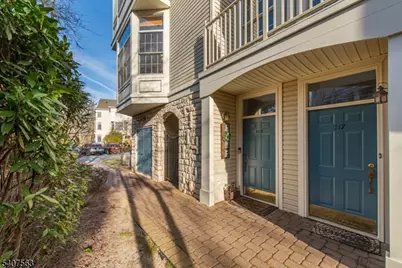 115 Kensington Ln, Livingston Twp., NJ 07039 - Photo 20