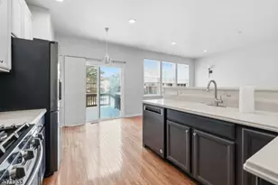 5 Indian Field Dr, Hardyston Township, NJ 07419 - Photo 2