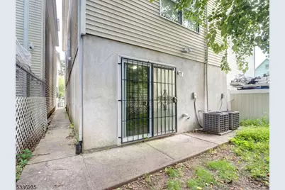 33 Kent St, Newark, NJ 07108 - Photo 12