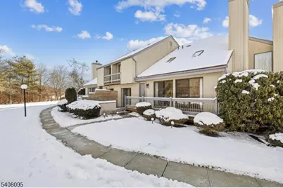 18 Woodhill St, Franklin Township, NJ 08873 - Photo 2