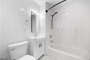 250 Woodcliff Ave, Little Falls Township, NJ 07424 - Photo 16