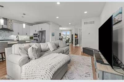 87 E Hartwick Dr, Montgomery Township, NJ 08558 - Photo 8