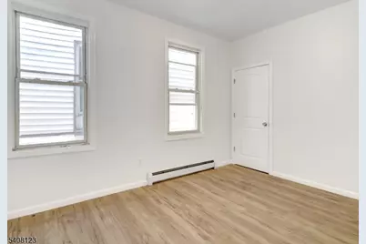 221 Bayview Ave, Jersey City, NJ 07305 - Photo 8