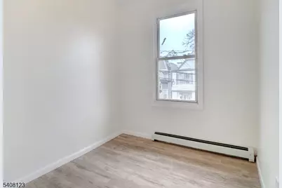 221 Bayview Ave, Jersey City, NJ 07305 - Photo 14