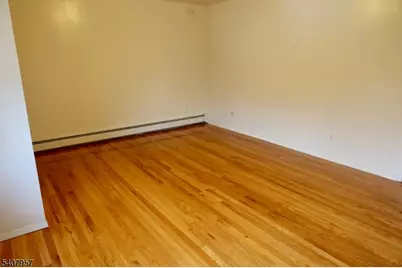 33 Fournier Crescent, Elmwood Park, NJ 07407 - Photo 16