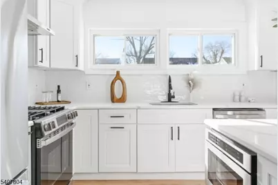 2 Gold St, Green Brook Township, NJ 08812 - Photo 10