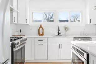 2 Gold St, Green Brook Township, NJ 08812 - Photo 10