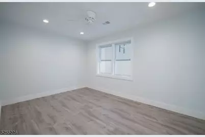 726 Bloomfield Ave, Verona, NJ 07044 - Photo 4