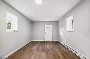 320 Lee Pl, Plainfield, NJ 07063 - Photo 10