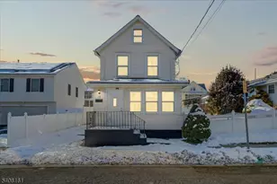 27 N 3rd Ave, Manville, NJ 08835 - Photo 2