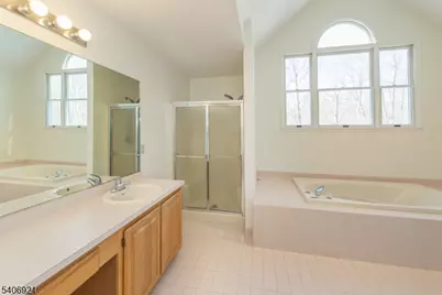 15 Vista Dr, Rockaway Township, NJ 07005 - Photo 10