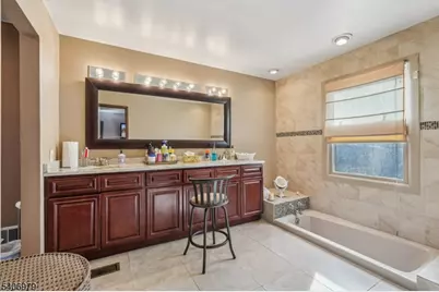 845 Rifle Camp Rd, Woodland Park, NJ 07424 - Photo 32