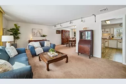 14 Crescent Dr, Parsippany, NJ 07054 - Photo 8