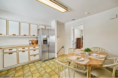 14 Crescent Dr, Parsippany, NJ 07054 - Photo 12