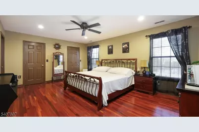 35 Reinhart Way, Bridgewater Twp., NJ 08807 - Photo 16