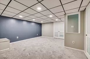 6 Tulip Ct, Edison, NJ 08820 - Photo 34