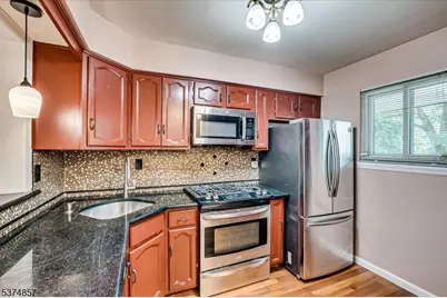 6 Tulip Ct, Edison, NJ 08820 - Photo 12