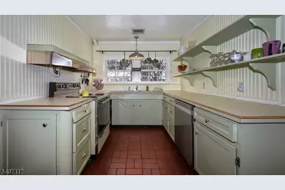 174 Hillcrest Dr, Wayne, NJ 07470 - Photo 8