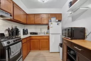 605 Grove St, Clifton, NJ 07013 - Photo 2