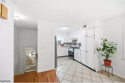 5 Mountain Ridge Rd, Bloomingdale, NJ 07403 - Photo 6