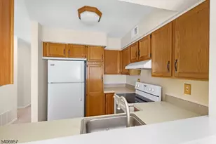 64 Encampment Dr, Bedminster Township, NJ 07921 - Photo 12