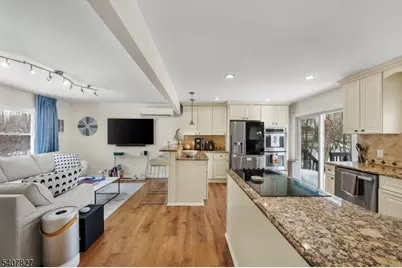 26 Pequannock Ave, Pequannock Township, NJ 07440 - Photo 8