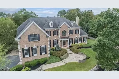 37 Crown View Ct, Sparta Township, NJ 07871 - Photo 2