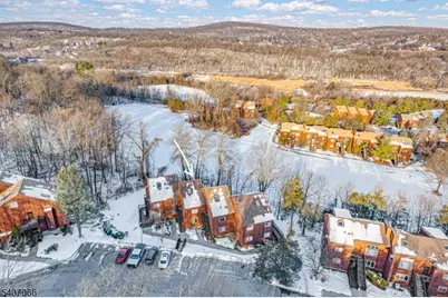 3 Port Royal Dr #5, Vernon, NJ 07462 - Photo 2