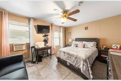 526 Jackson Ave, Elizabeth, NJ 07201 - Photo 16