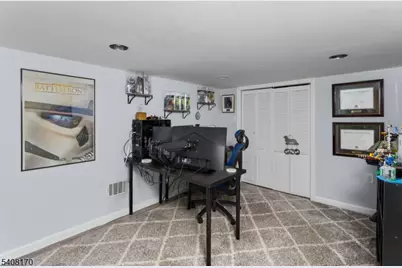 97 Continental Rd, Parsippany, NJ 07950 - Photo 36