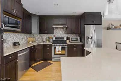 97 Continental Rd, Parsippany, NJ 07950 - Photo 18