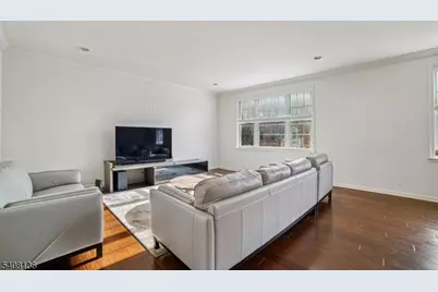 54 Carillon Cir, Livingston, NJ 07039 - Photo 10