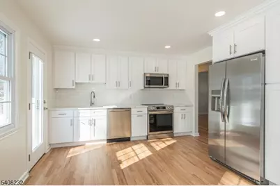 9 Dixon Pl, East Hanover Township, NJ 07936 - Photo 4