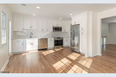 9 Dixon Pl, East Hanover Township, NJ 07936 - Photo 10