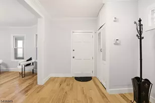 71 Oakland Terrace, Newark, NJ 07106 - Photo 4