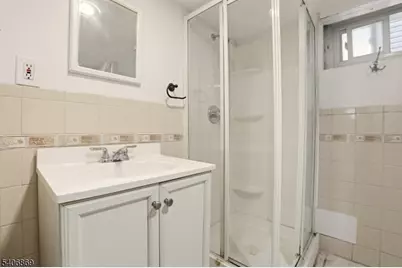 71 Oakland Ter, Newark, NJ 07106 - Photo 24