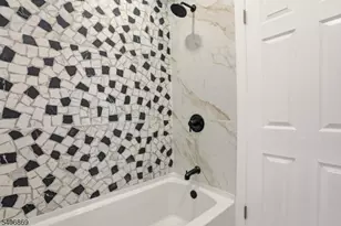 71 Oakland Terrace, Newark, NJ 07106 - Photo 20