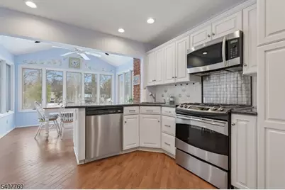 68 E Sherbrooke Pkwy, Livingston, NJ 07039 - Photo 8