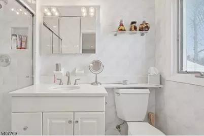 68 E Sherbrooke Pkwy, Livingston, NJ 07039 - Photo 14