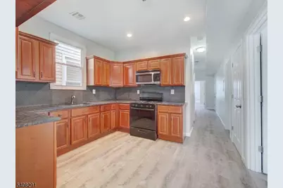 160 S 11th St, Newark, NJ 07107 - Photo 12