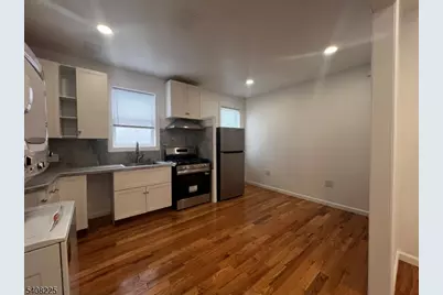 3 Montclair Ave, Paterson, NJ 07503 - Photo 2