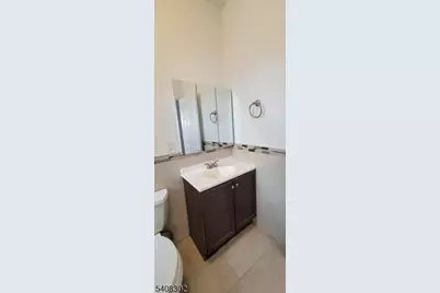 110 Peabody Pl, Newark, NJ 07104 - Photo 10