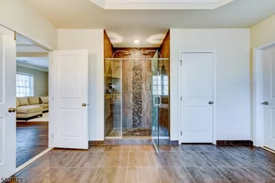 19 Donna Dr, Raritan Township, NJ 08822 - Photo 32