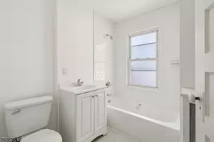 66 N Washington Ave, Bergenfield, NJ 07621 - Photo 20