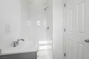 66 N Washington Ave, Bergenfield, NJ 07621 - Photo 14