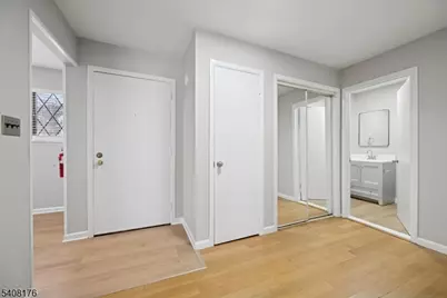 911 Merritt Dr #B-2, Hillsborough Township, NJ 08844 - Photo 4